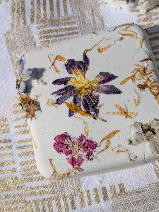 April Moon Bloom Bath Bomb